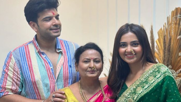 Tejasswi Prakash's Wedding Plans: Mother's Hilarious Reaction Caught on Camera!