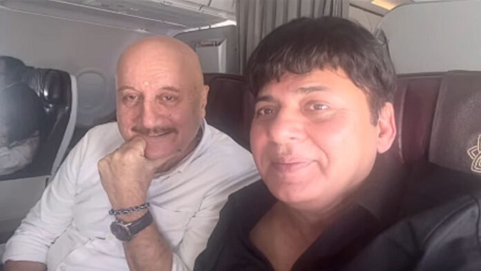 Anupam Kher Meets Sudesh Lehri on Flight, Praises Comedian's 