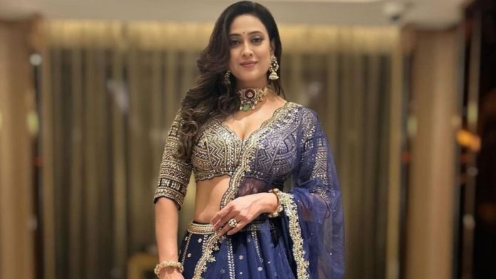 Shweta Tiwari Stuns in Regal Purple Lehenga, Perfect Diwali Inspiration