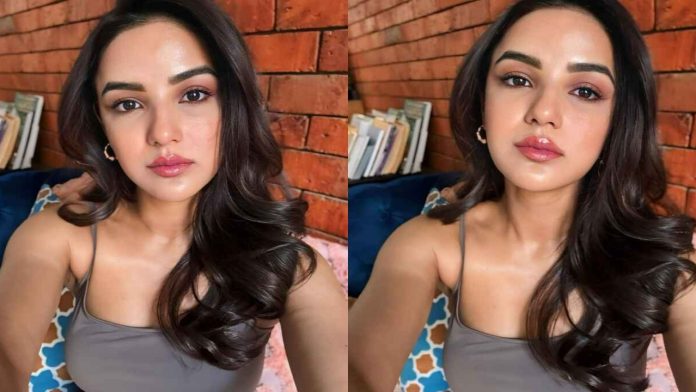 Jasmine Bhasin on Botox for Fuller Lips: 'If Something Helps..